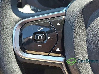 2023 Volvo XC60 B5 Plus Dark Theme