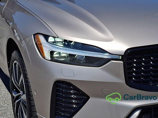 2023 Volvo XC60 B5 Plus Dark Theme