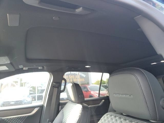 2025 GMC Acadia Denali