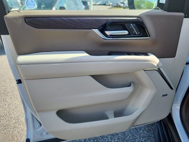2026 GMC Yukon XL Denali - Photo 8