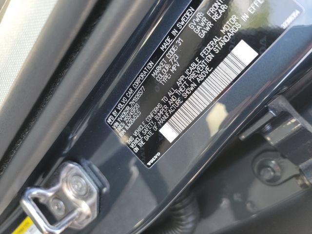 2022 Volvo XC60 B6 Inscription