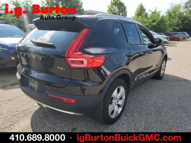 2019 Volvo XC40 T5 Momentum
