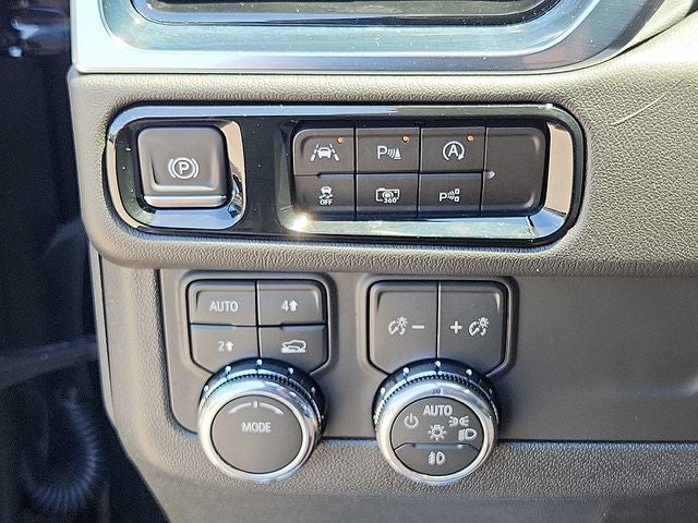 2026 GMC Yukon Denali VERY LOW MILES