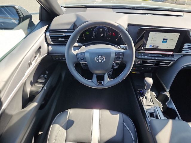 2026 Toyota Camry SE Hybrid