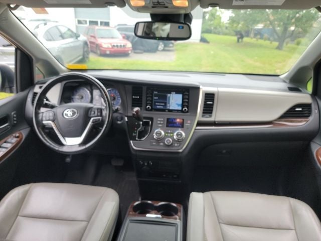 2018 Toyota Sienna Limited Premium 7 Passenger