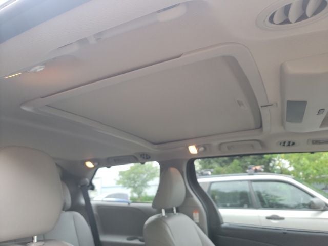 2018 Toyota Sienna Limited Premium 7 Passenger