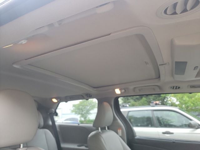 2018 Toyota Sienna Limited Premium 7 Passenger