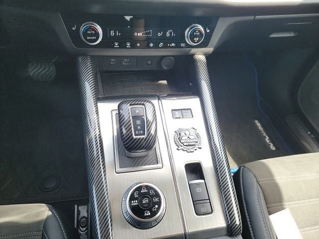 2023 Mitsubishi Outlander PHEV SE