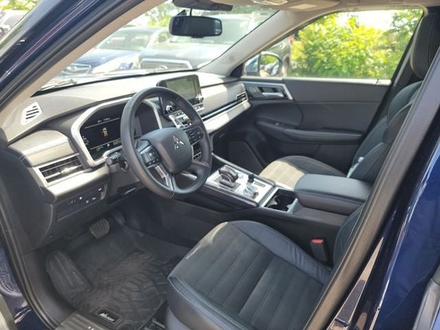2023 Mitsubishi Outlander PHEV SE